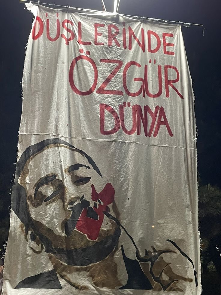 Ali İsmail eğer yaşasaydı bugün ingilizce öğretmeni olacaktı.En çok onun günü kutlu olsun.