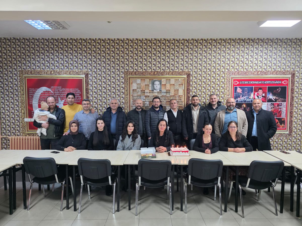 24 Kasım Öğretmenler Günü Kutlu Olsun! 🎉

Ağrı Hüseyin Celal Yardımcı Fen Lisesi olarak; geleceğe ışık olan, ilham veren, her günümüzü anlamlandıran tüm öğretmenlerimizin günü kutlu olsun!
İyi ki varsınız, iyi ki yolumuza ışık oluyorsunuz! ❤️

📚 #ÖğretmenlerGünü