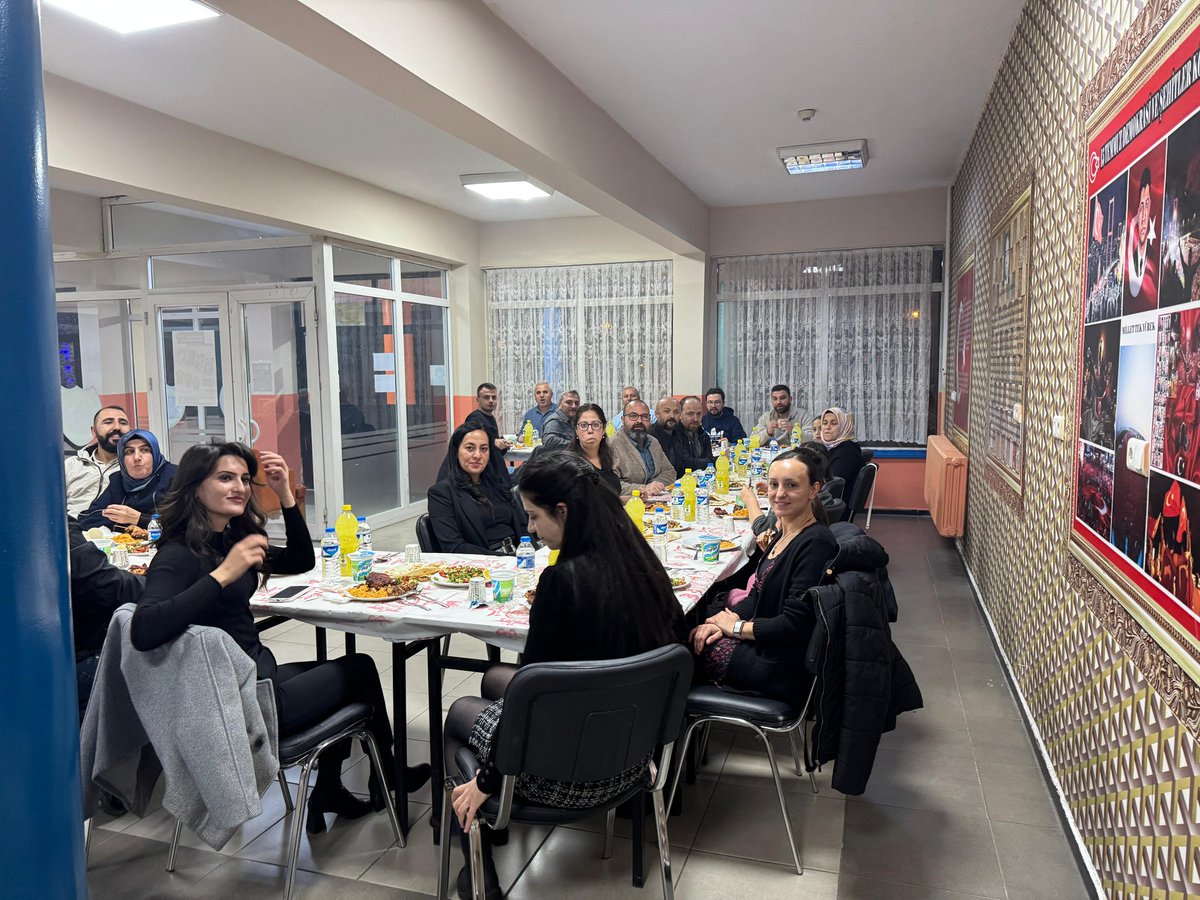hcyfl04's tweet photo. 24 Kasım Öğretmenler Günü Kutlu Olsun! 🎉

Ağrı Hüseyin Celal Yardımcı Fen Lisesi olarak; geleceğe ışık olan, ilham veren, her günümüzü anlamlandıran tüm öğretmenlerimizin günü kutlu olsun!
İyi ki varsınız, iyi ki yolumuza ışık oluyorsunuz! ❤️

📚 #ÖğretmenlerGünü https://t.co/CoLgA7R4lB
