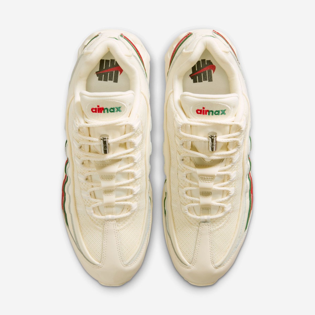 Sneakerologue's tweet image. Images officielles de la Undefeated x Nike Air Max 95 “Sail” 🍦

📅: sortie prévue pour bientôt 

💶: 200€