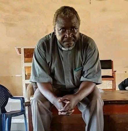 BOTAD01's tweet image. Reverend Dachomo is everywhere talking about the Christian genocide and calling for help. 

Gumi is everywhere defending, promoting, and supporting terrorists who are killing Nigerians.

The Federal government of the APC under Tinubu/Shettima said Reverend Dachomo is portraying…