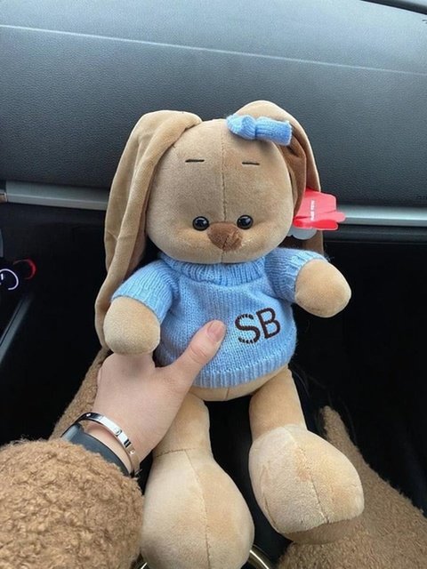 çabuk manitanin aldığına bakın baş harflerimizi de ayıcığa diktirmiş