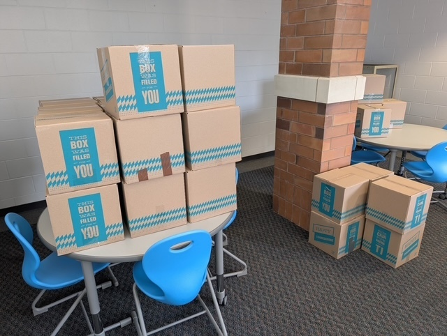 We’re grateful for our partners at Crossroads East Side. Today, they delivered 75 complete Thanksgiving meals for Bethel-Tate families. Their continued generosity brings warmth and support to our Tiger community. Thank you, Crossroads! 🦃🐾 #BTBetterTogether