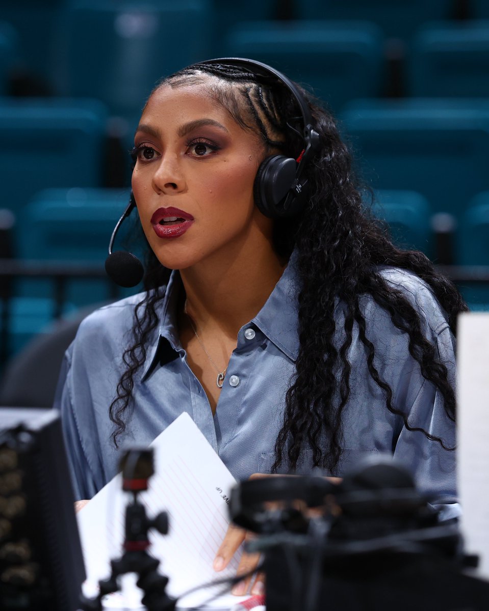 Vol_Hoops's tweet image. legend on the call 🎙️👀