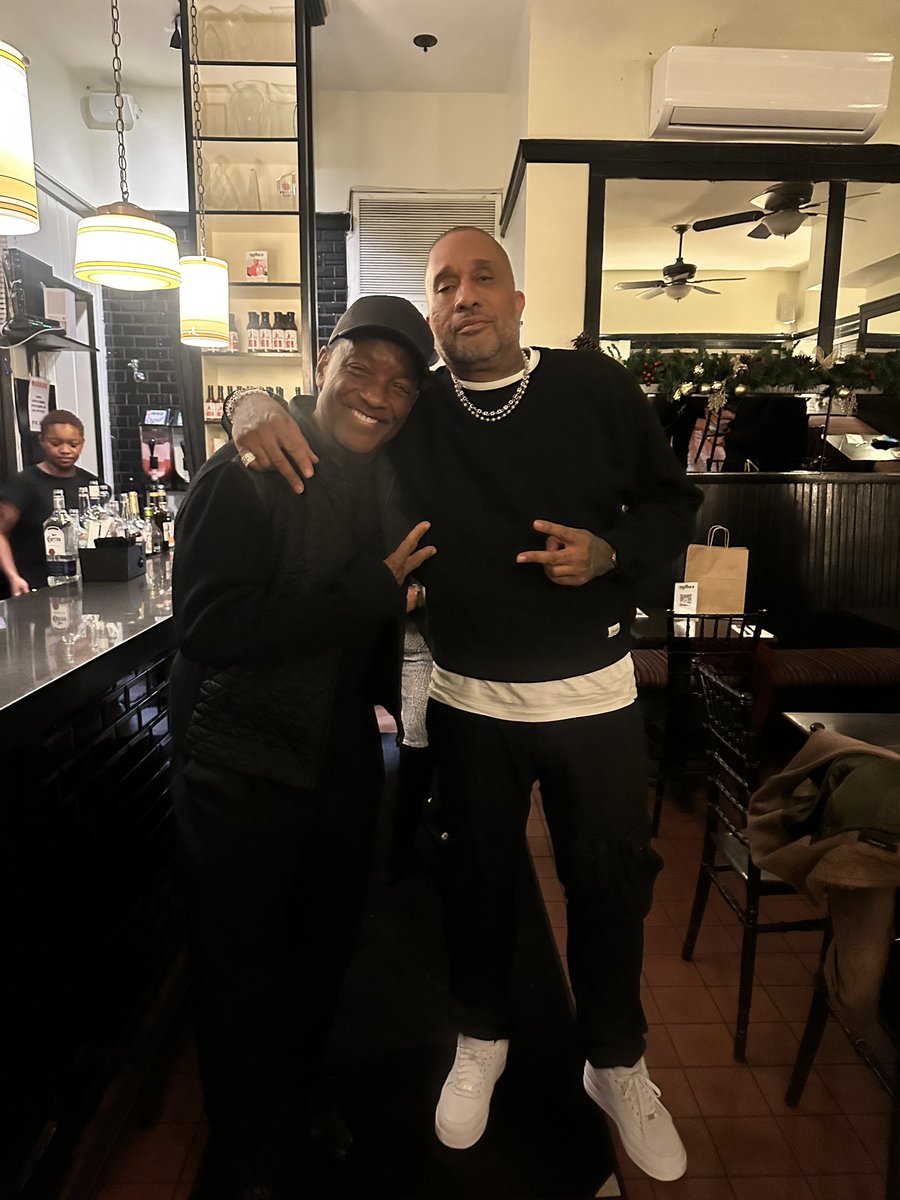 DonnieSimpson's tweet photo. Just had an incredible time in NYC for my podcast promo! Dinner at Melba's was a blast, especially running into legendary producer Kenya Barris. Melba made us feel right at home—like an early Thanksgiving! Can't wait to return! 🙏🏾❤️ #NYC #MelbasRestaurant #KenyaBarris #Harlem https://t.co/52vQebNxLd