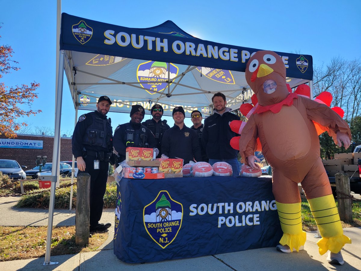 SouthOrangePD's tweet image. The SOPD Turkey Drive was a great success!

We gave away 96 turkeys, plus stuffing and cranberry sauce, to local families in need.

A huge thank you to Stop &amp;amp; Shop for their generous support! 🦃💙