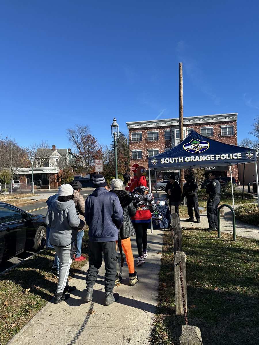 SouthOrangePD's tweet image. The SOPD Turkey Drive was a great success!

We gave away 96 turkeys, plus stuffing and cranberry sauce, to local families in need.

A huge thank you to Stop &amp;amp; Shop for their generous support! 🦃💙