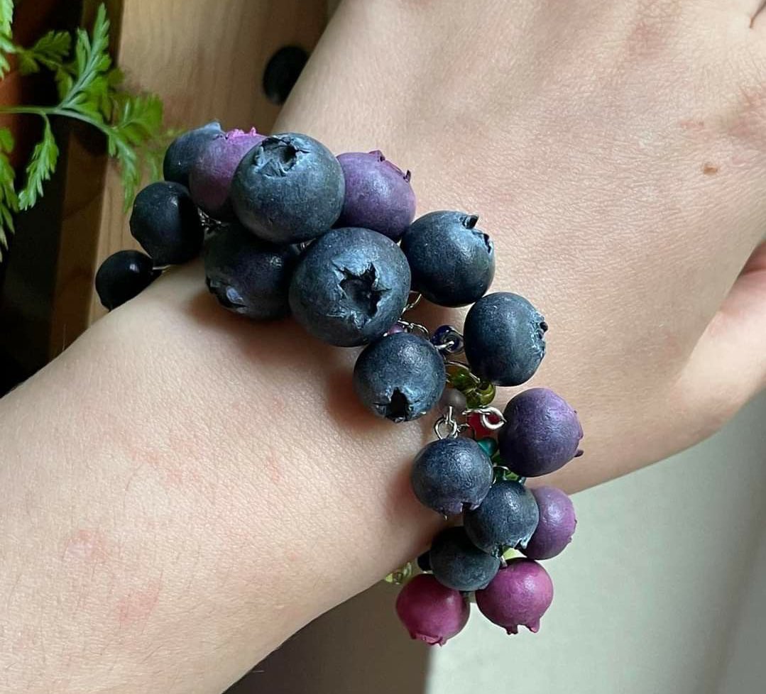heart_jpg's tweet image. blueberry bracelet 🫐