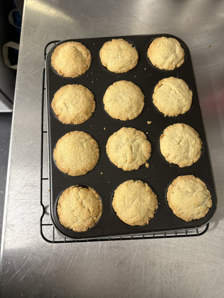 GYT_Michelle's tweet image. The seniors from SWB came down to Z1 today to bake mince pies for the guests at the Girvan Academy prize giving tomorrow evening. The smell coming from the kitchen was unbelievable!
#festiveVibes #Christmas2025