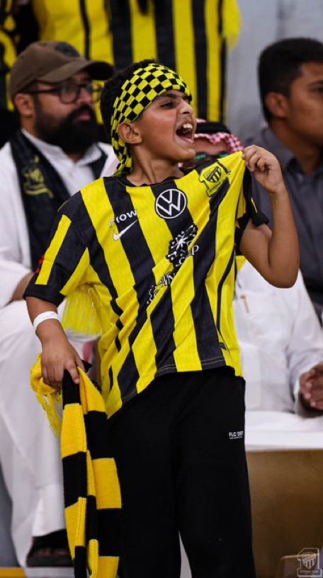 #الدحيل يسحق #الاتحاد بربااااعية . بخلاف كم الفرص التي ضاعت! 🙆🏻‍♂️🙆🏻‍♂️ نتيجة فاضحة.
وتصغير لمكانة وتاريخ عميد البلد .

رسالة إلى رئيس أدارة ( الربحية وغير الربحية) ومجلسي أدارتهما:
استلمتم  فريق بطل لبطلولتين ( دوري وكأس ).
بعد موسم تاريخي . وتقدمتم بإرادة مخططة منكم لتحمل المسؤولية .