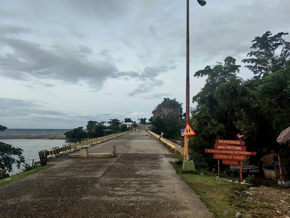 E_RdgzDavila's tweet image. Infraestructuras viales del oriente.
Comparto un mensaje enviado por el viceministro primero de nuestro organismo, @LuisRosesHdz  y la directora del Centro Nacional de Vialidad, Sandra Loureiro.⤵️
facebook.com/share/p/1M1eff…