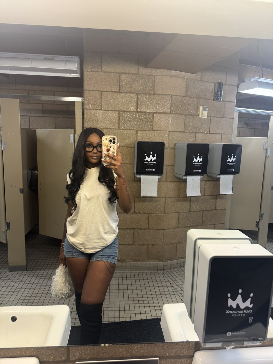 the•fine•auntie🌹 tweet media