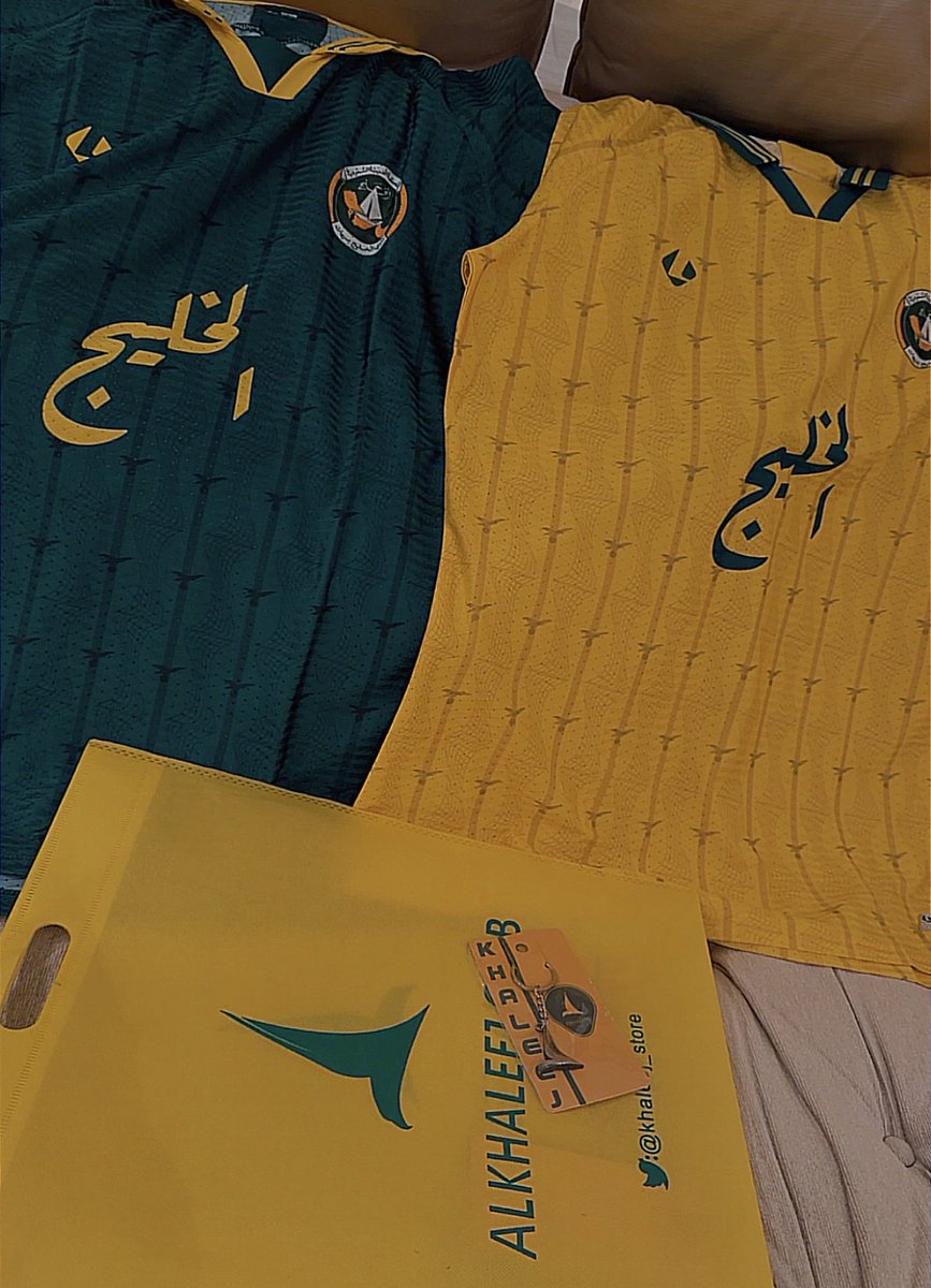 الشعار وحده يكفي 💚💛
خليج سيهات يا عمري يا سيهات
 #نادي_الخليج
#سيهات 
<a href="/khaleej_store/">متجر #نادي_الخليج</a>