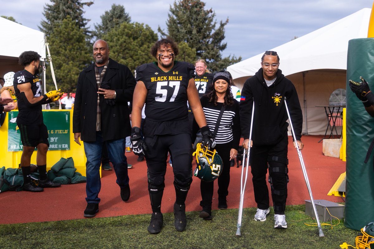 penniman_l's tweet image. 33 starts and 2300+ college snaps at 4 positions on the Oline later my football career has come to an end all glory to God. It does not matter if you aren’t a starter your senior year or if you’re undersized if you trust in God and work hard anything is possible.#AGTG