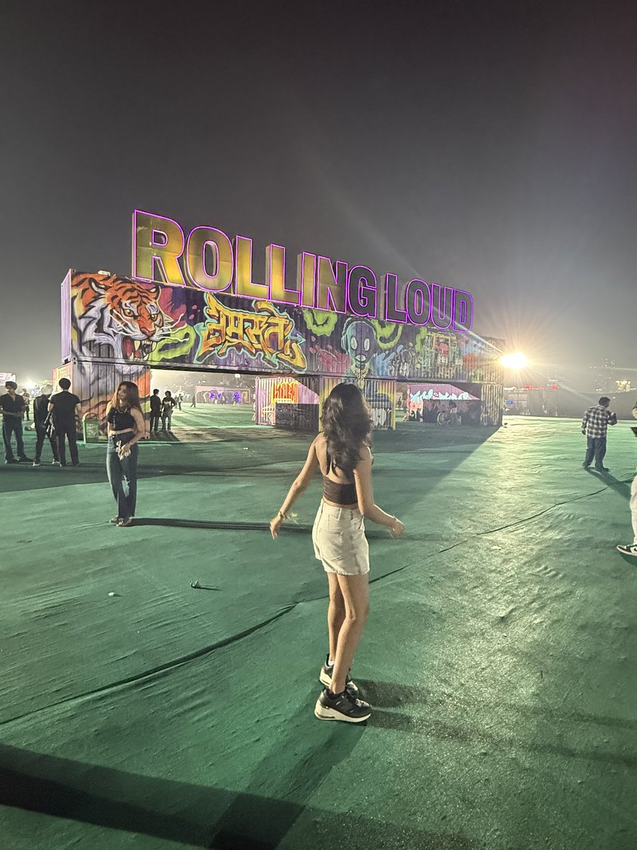 _shavashava_'s tweet image. Me and my two moods :