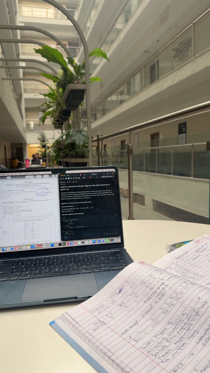 _shavashava_'s tweet image. Me and my two moods :