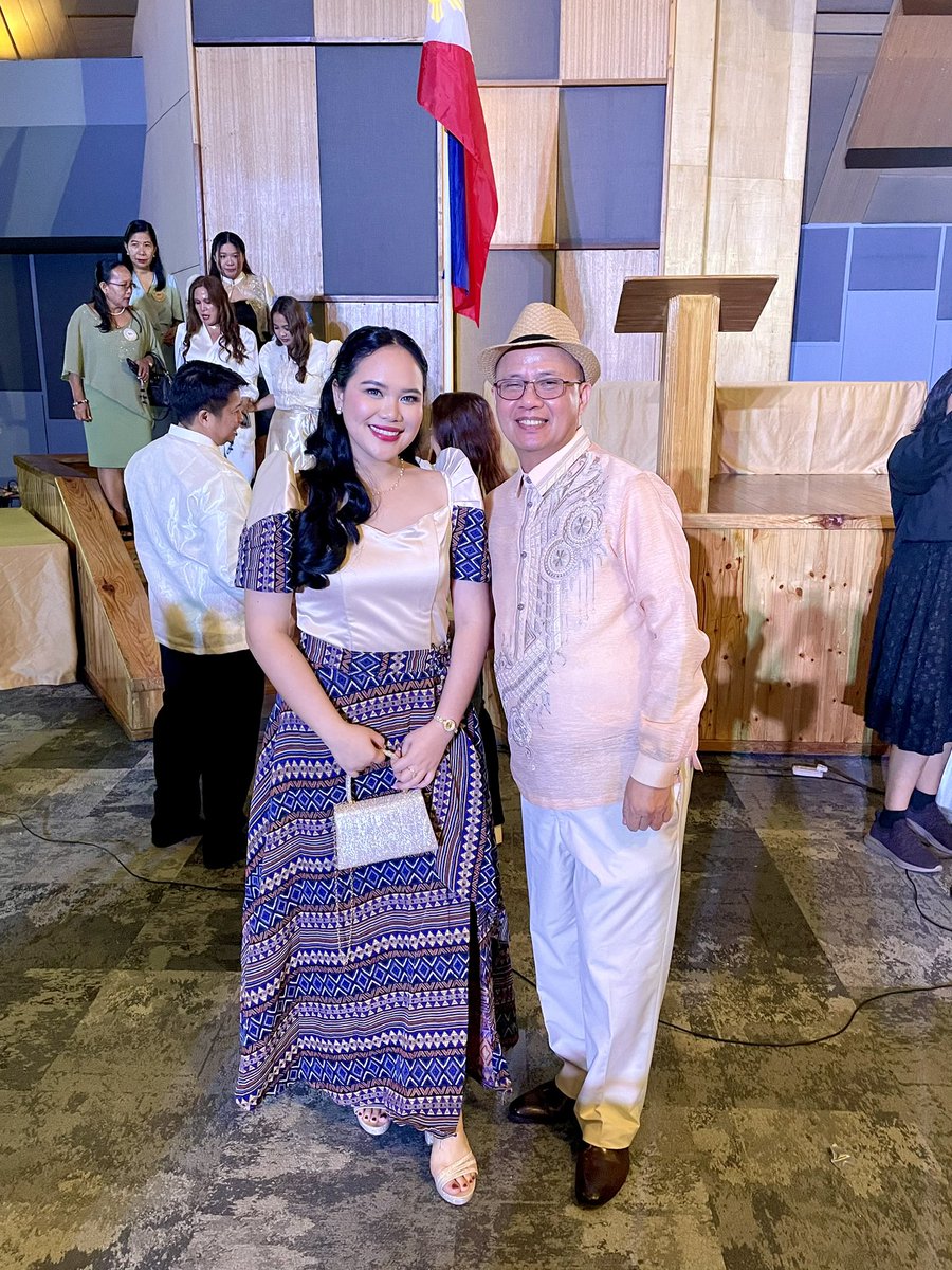 KyyCa24's tweet photo. with Dr. Kliatchko 🥰🤩 https://t.co/vkff9bM0ME