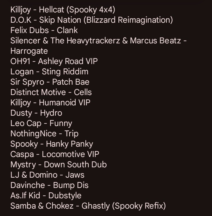 Spooky Bizzle 👻 tweet media