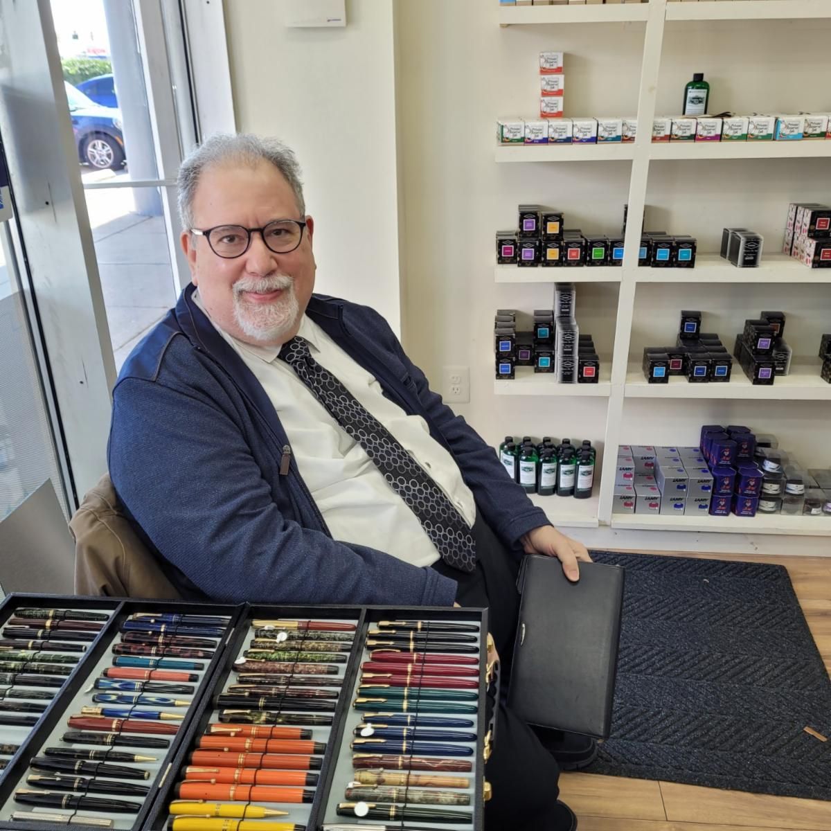 Vintage Pens With Hirsch Davis This Saturday!
mailchi.mp/bertramsinkwel…