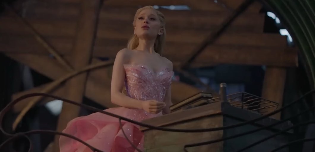 ArianaToday's tweet image. ‘a wicked good finale’ out now on digital platforms ♡ wickedthesoundtrack.lnk.to/finale