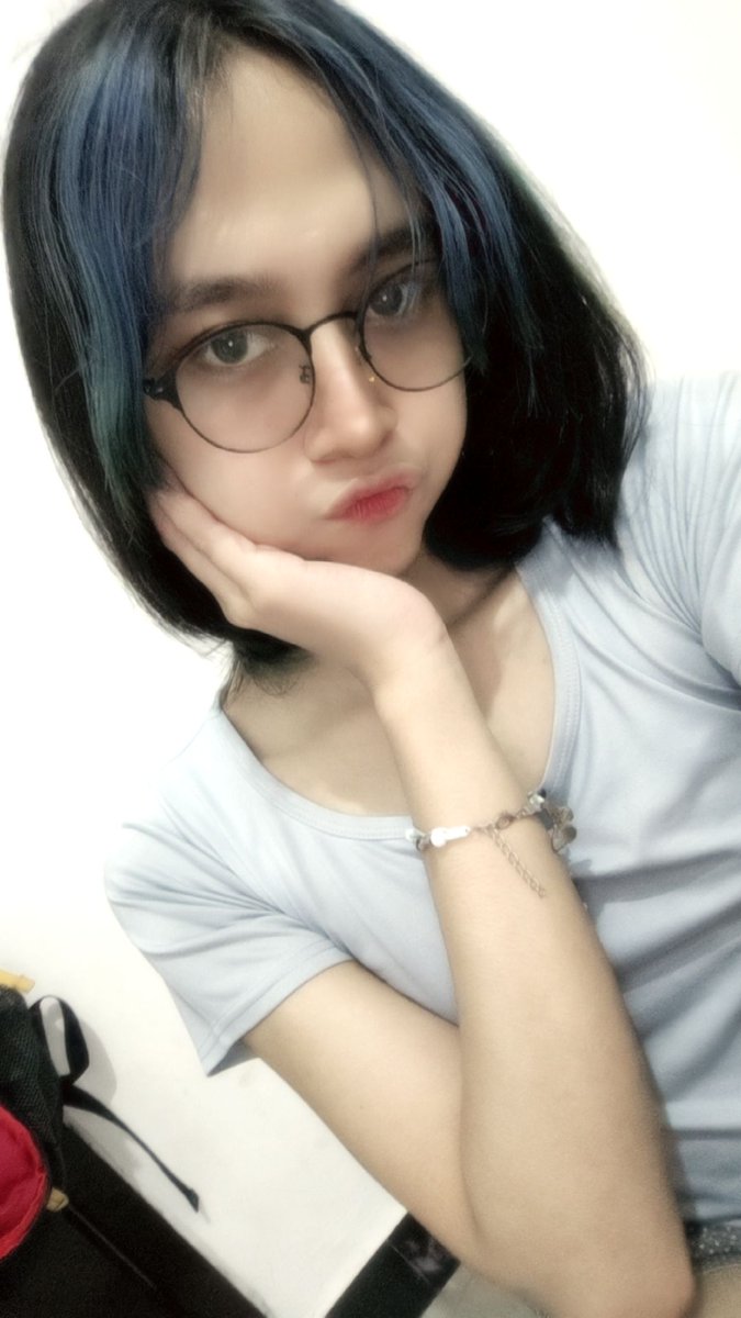 Uhh Temeninn 🥺
.
.
.
.
#femboy #crossdresser #ladyboy #shemale #transgender #transgirl