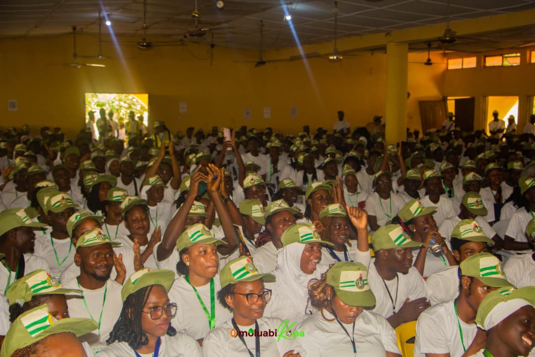 osunofficial's tweet image. Olojudo of Ido-Osun, Oba Jokotola Olayinka Tunde, has urged Corps Members to embrace cultural values as a foundation for identity, morals, and unity. Speaking at the NYSC Orientation Camp, he encouraged youths to appreciate Osun’s rich Yoruba heritage and promote national…