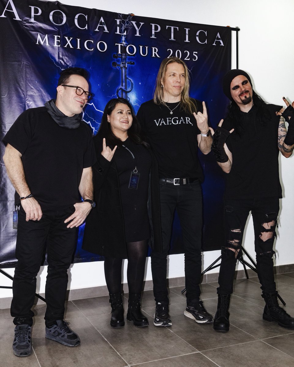 4/5 shows in Mexico! One more to go. Time really flies when you’re having a good time. 😎 Thanks to EVERYONE who has come to our concerts so far, we couldn’t even tell which crowd was our favorite because you’re all fantastic. 😜 Muchas gracias, Mexico!!! 🇲🇽

📸: Riki Murto