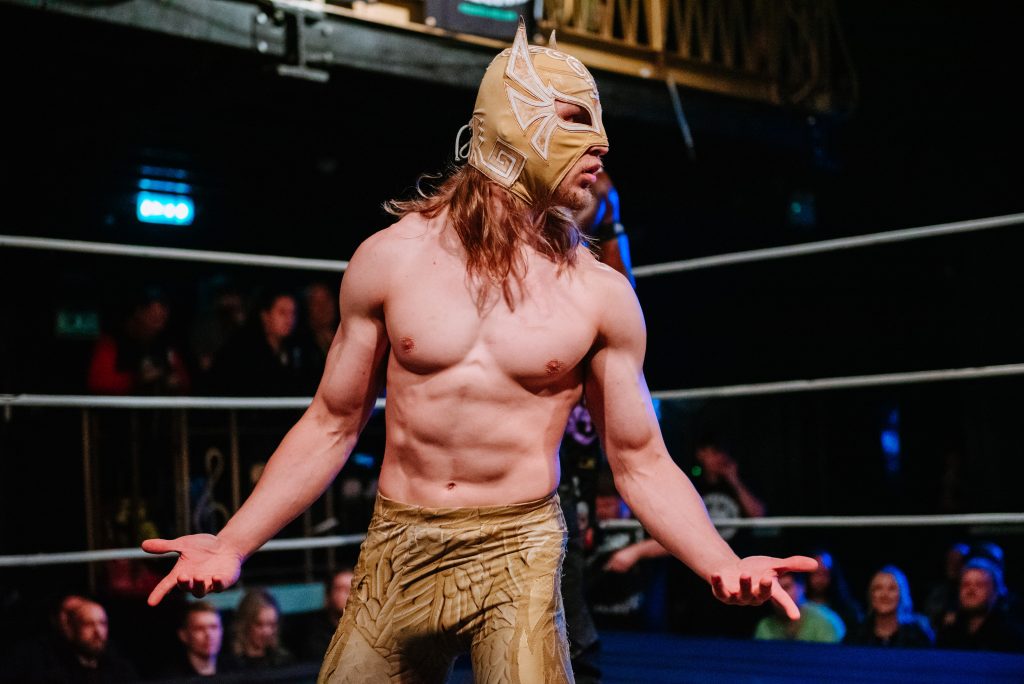 WWE's latest signing, Aigle Blanc, will now go by the name of Elio LeFleur.

He will be making his AAA debut on November 28.