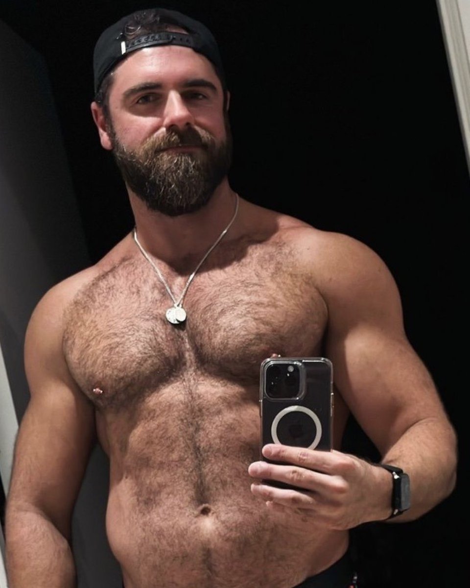 bearwww's tweet photo. The App for Real Men. Built for Gay Bears 🐻, Daddies, and Chasers 👀. 
Join the social network with backbone.

👉 Show them what you're made of https://t.co/jsOah7NWn9

#bearsofinstagram #GayDaddy #GayBear #Gay #lgbt #musclebear #gayfr https://t.co/OzMBuEEmnm
