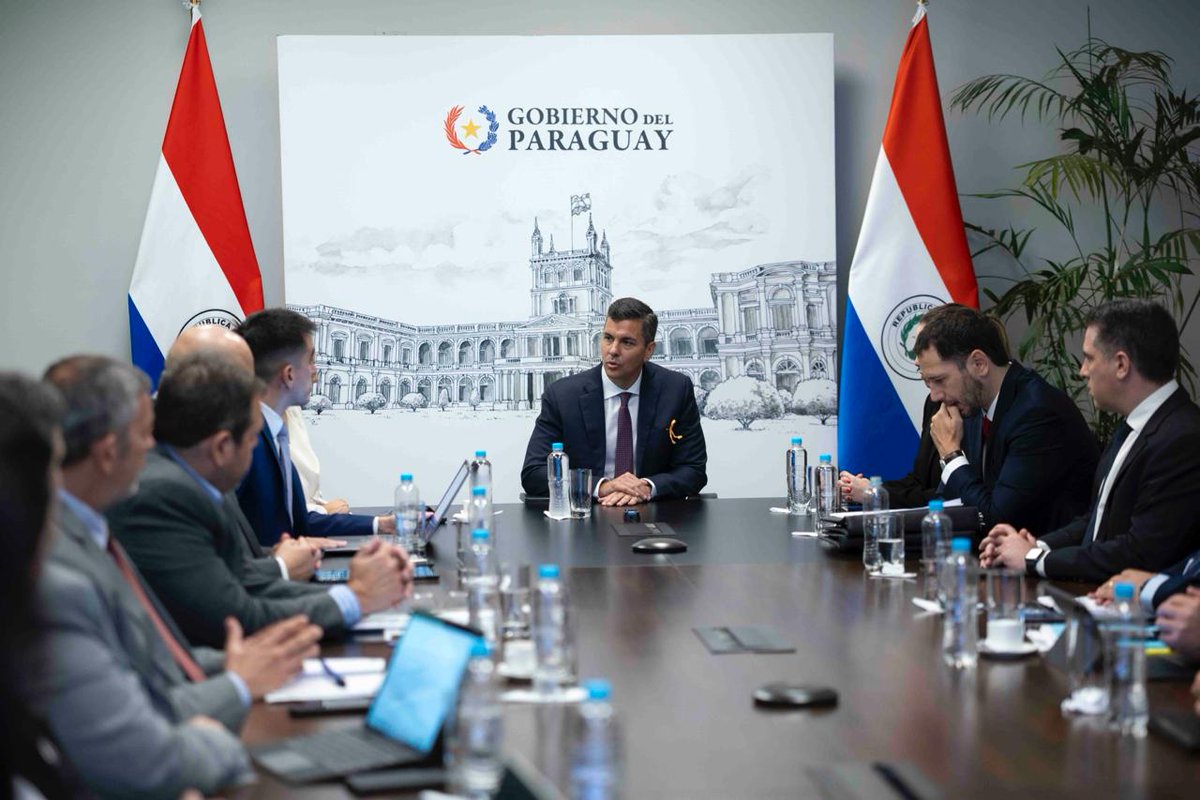 SantiPenap's tweet image. Las empresas públicas deben fortalecerse para servir cada vez mejor a todos los paraguayos.

Por eso convoqué hoy al Consejo Nacional de Empresas Públicas, donde evaluamos el estado de cada una de ellas y definimos las acciones que permitan hacerlas más fuertes y eficientes. Les…