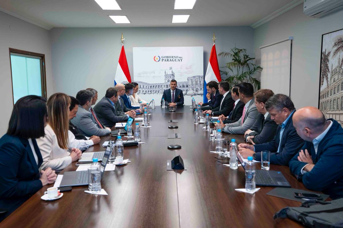 SantiPenap's tweet image. Las empresas públicas deben fortalecerse para servir cada vez mejor a todos los paraguayos.

Por eso convoqué hoy al Consejo Nacional de Empresas Públicas, donde evaluamos el estado de cada una de ellas y definimos las acciones que permitan hacerlas más fuertes y eficientes. Les…