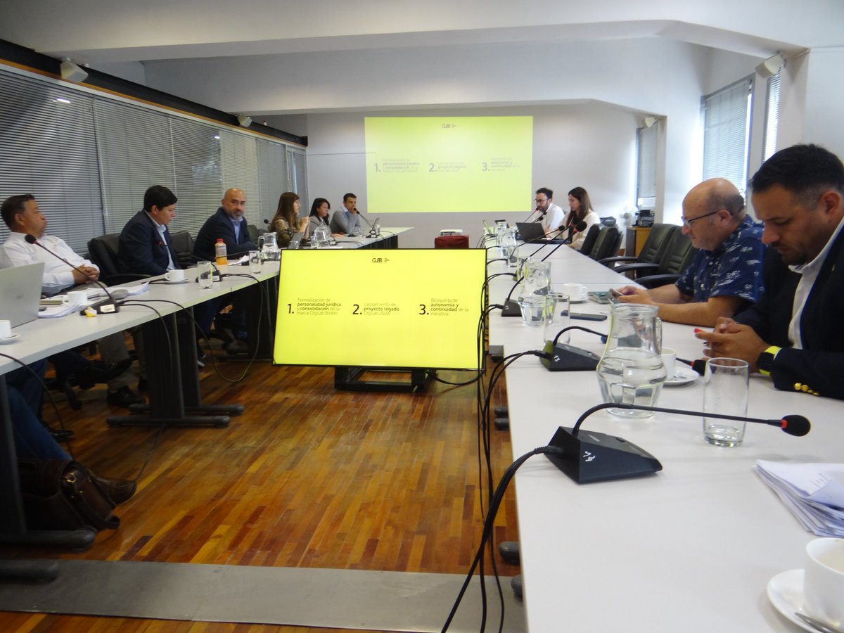 CoreBioBio's tweet image. El trabajo de la jornada comenzó con la comisión de Ciencia y Tecnología, encabezada por el consejero regional Luis Santibañez. En la oportunidad se analizó una exposición del trabajo realizado por Citylab., lo que fue informado por  su director, Fernando Pérez