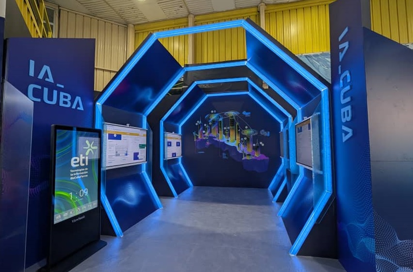 Por primera vez en el Pabellón 14 de Expocuba se tendrá un espacio dedicado a la Inteligencia  Artificial en la Feria Internacional de La Habana 2025.
Desde la #ONDi nos sumamos a este proyecto del Ministerio de Comunicaciones y hoy el Stand IA_Cuba es una realidad. 
#Fihav2025