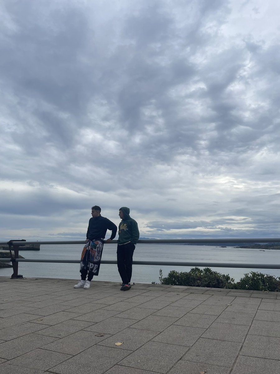 Más kilómetros que un 600 y fabada en la tripa como para alimentar a una legión, pero volvimos para Salamanca con 3 puntos importantísimos bajo el brazo.

📍Luanco