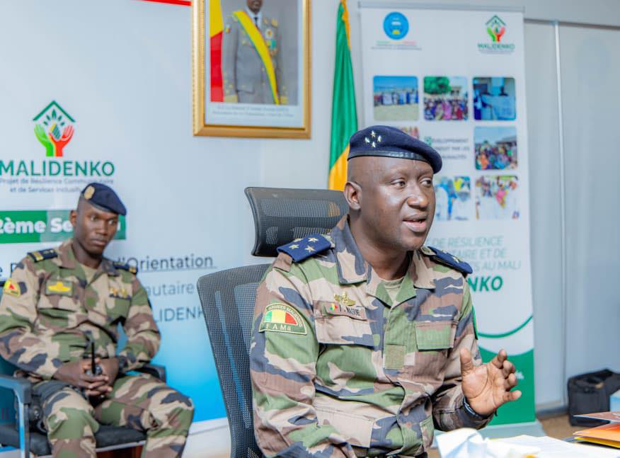 PCRSSMali's tweet image. Tenue ce lundi 24/11/ 25 de la 𝙎𝙚𝙨𝙨𝙞𝙤𝙣 𝙘𝙤𝙣𝙟𝙤𝙞𝙣𝙩𝙚 𝙙𝙪 𝘾𝙤𝙢𝙞𝙩𝙚́ 𝙙’𝙊𝙧𝙞𝙚𝙣𝙩𝙖𝙩𝙞𝙤𝙣 𝙚𝙩 𝙙𝙚 𝙋𝙞𝙡𝙤𝙩𝙖𝙜𝙚 𝙙𝙚𝙨 𝙥𝙧𝙤𝙟𝙚𝙩𝙨 #PCRSS 𝙚𝙩 𝙈𝘼𝙇𝙄𝘿𝙀𝙉𝙆𝙊 sous la présidence du Général de Corps d’Armée Ismaël WAGUE.