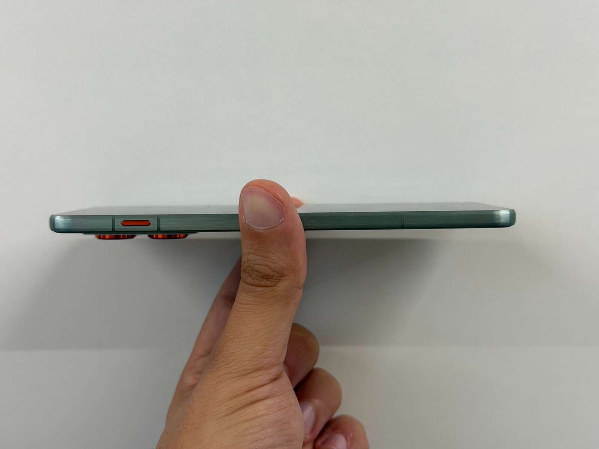 Testei o Motorola Edge 70. É o melhor “fininho”, mas… dlvr.it/TPRbjj