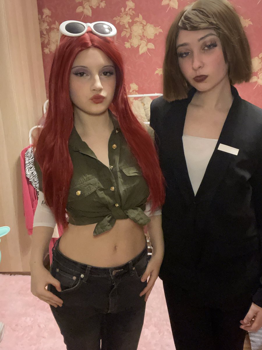 Mermonova's tweet image. Better late than never, Amelie and Emily forever 💙❤️LOLLL #dctwt