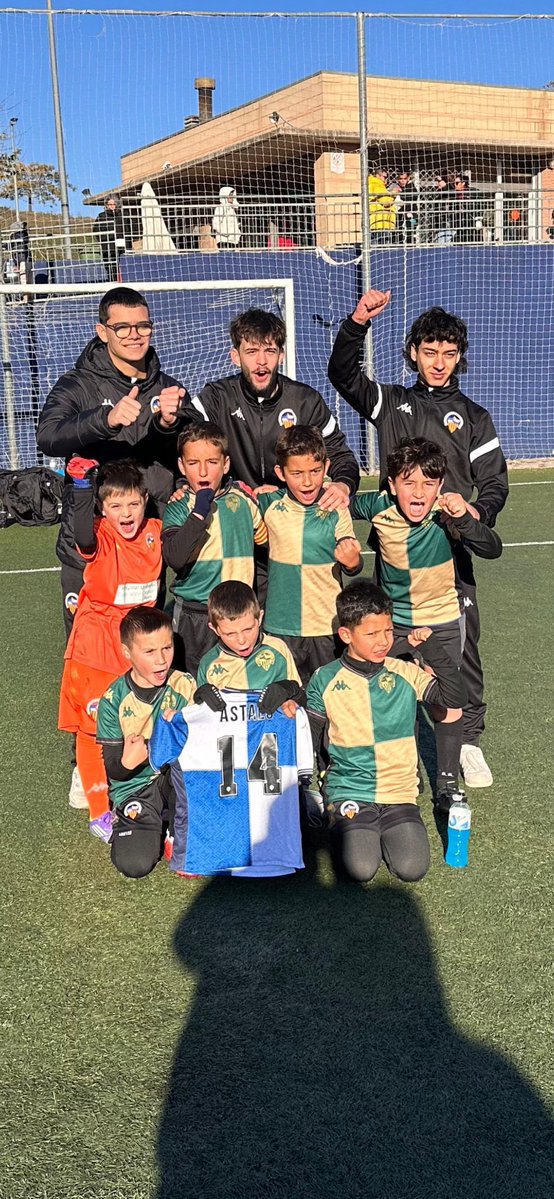 FutBaseCES's tweet image. 🫶🏻 Els 𝗣𝗥𝗘𝗕𝗘𝗡𝗝𝗔𝗠𝗜𝗡𝗦 continuen aprenent i creixent amb el que més els hi agrada

💪🏻 Victòries del S8 A, S8 B i S8 C amb molt bons partits

⚽️ Molt nivell del S7 A i el S7 B malgrat no puntuar en partits molt igualats

#FutBaseCES