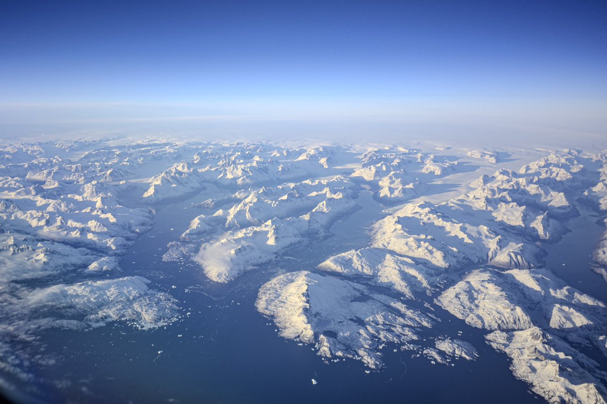 avjoger's tweet photo. Vues magnifiques sur le Groenland 🇬🇱 hier https://t.co/ygqwncAxZR