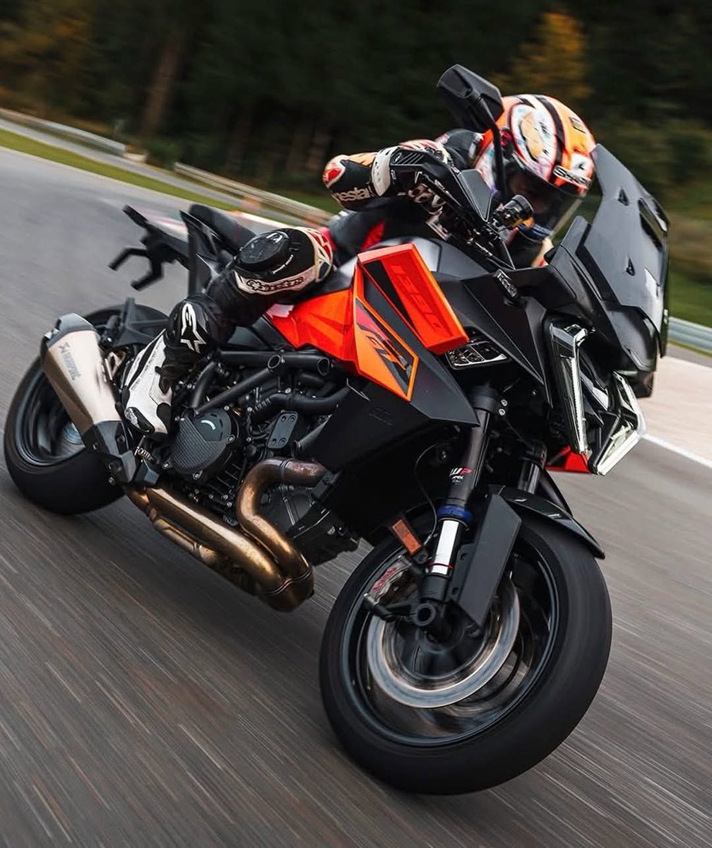 rex_maina's tweet image. KTM 1390 Superduke Adv 🏍️🔥
