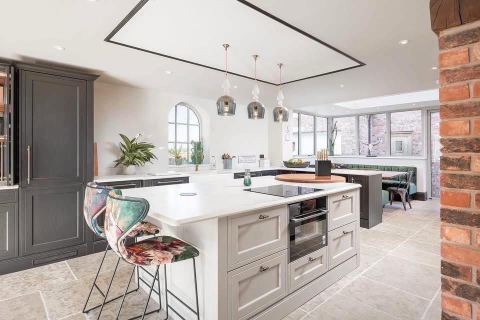 allaboutnewport's tweet photo. Is your kitchen more dungeon than delight? Are chipped cabinets and outdated appliances cramping your culinary creativity?
Full makeovers or upgrades.
Call Finson Interiors 01952 977964 or https://t.co/nfRX13lLYn
#allaboutnewport #newkitchen #interiordesigninspo #kitchendesign https://t.co/rLr81nRU1r