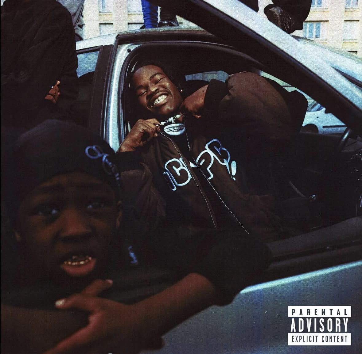 rvpfr__'s tweet image. 🚨GENEZIO vient de dévoiler la TRACKLIST de son 1ER ALBUM ! 

« LES DENTS DU BONHEUR »

Avec :

▫️GIMS
▫️NISKA
▫️NEJ
▫️HIMRA

📆28 NOVEMBRE