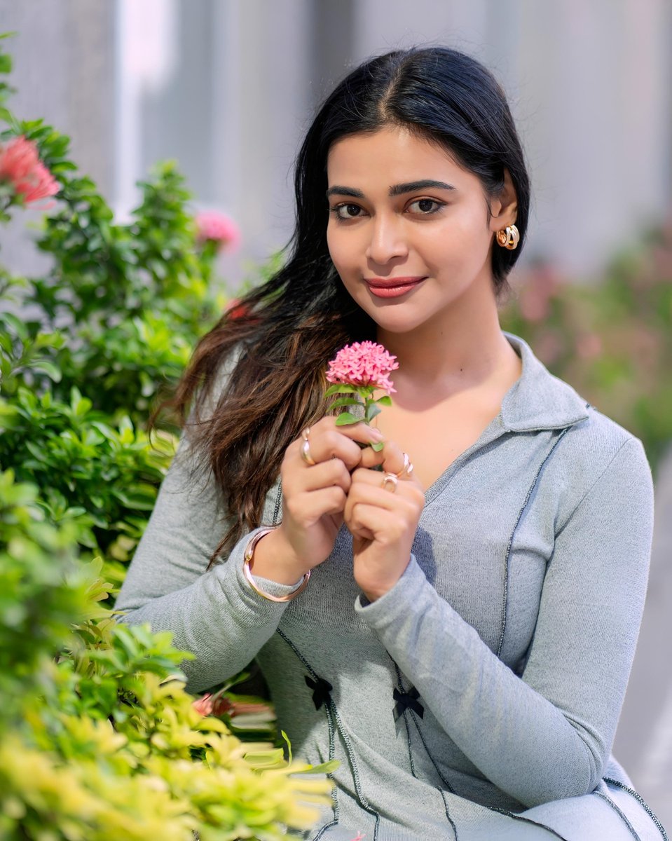 VisualDrops_'s tweet image. Actress Dharsha Gupta latest photoshoot pic 💖 

#VisualDrops #actress #dharshagupta @DharshaGupta #photoshoot