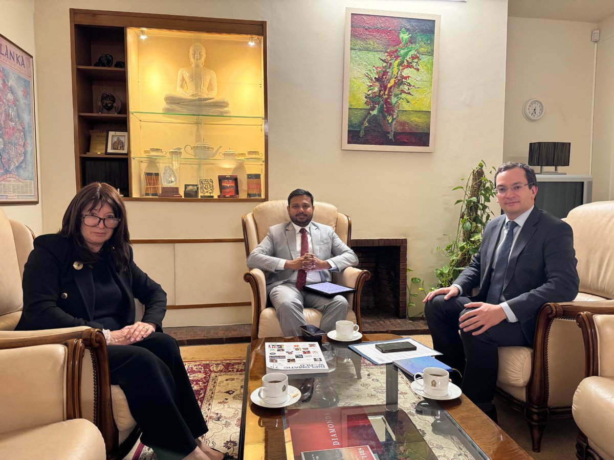 We had the pleasure of meeting Arun Hemachandra, Deputy Minister of Foreign Affairs &amp; Foreign Employment of #SriLanka 🇱🇰, during his visit to Brussels to attend the Indo-Pacific Ministerial Forum and the inauguration of the Belgium–Luxembourg–Sri Lanka Business Council.

In a