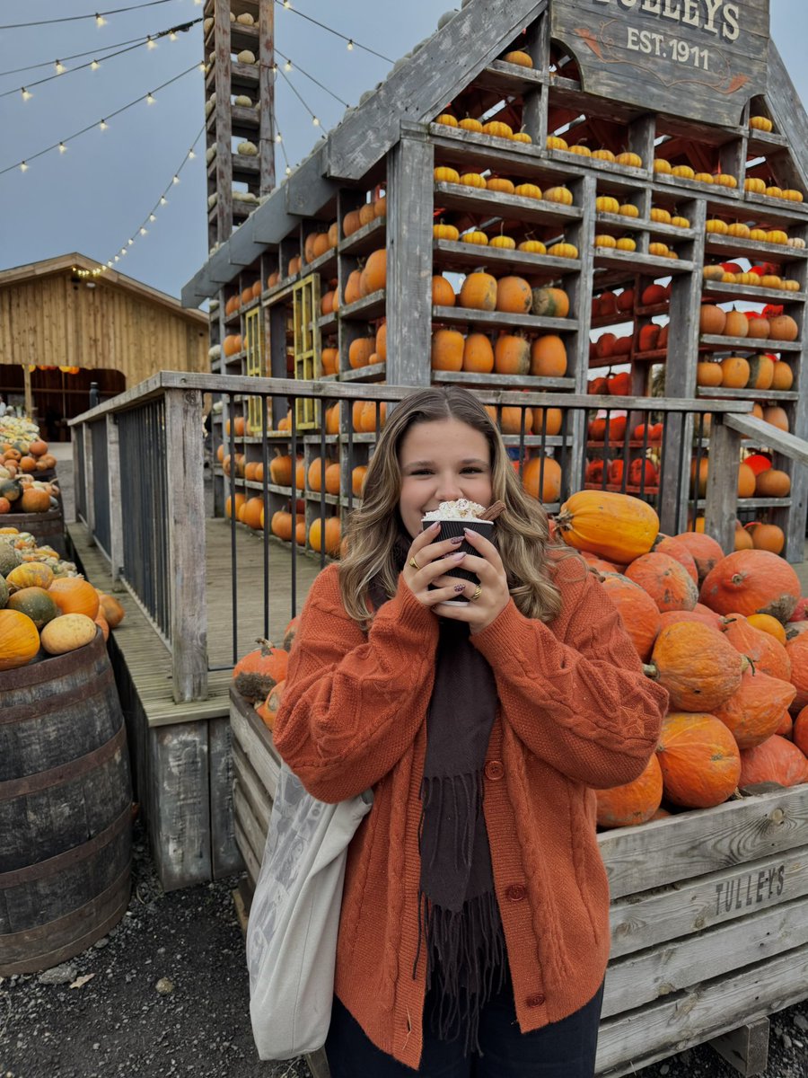 daylambre13's tweet image. So much of me                    of what I learned
     is made…                                   from you 🥹