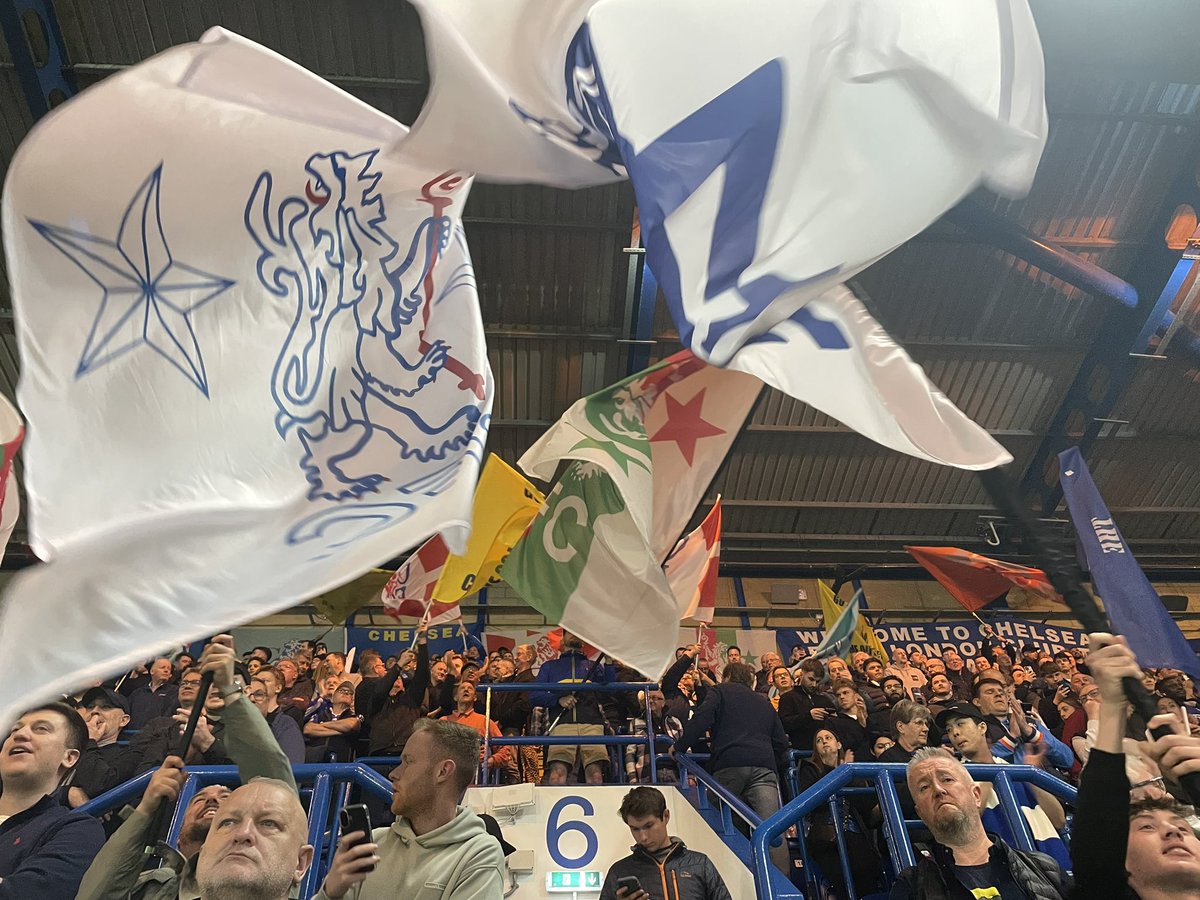 Tomorrow is BIG. We have a singing section of 200+ in upper Block 4. If you're anywhere in The Shed get involved!

Security reasons mean we aren't allowed flags throughout but block 4 will have them!

We're encouraging everyone in The Shed to bring a scarf too if you can

RT🙏💙