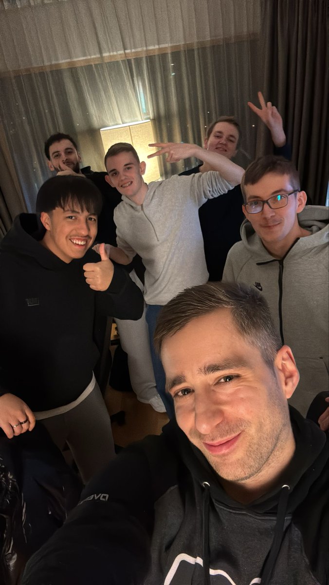 Boys are back in town !!! 🇸🇪🇫🇷