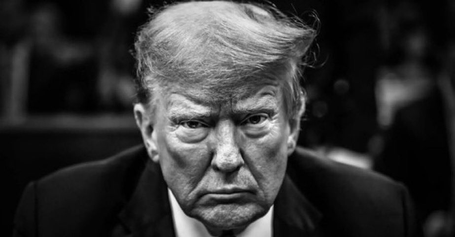 🚨 عاجل
قال الرئيس #ترامب إن المكالمة مع الرئيس الصيني شي جين بينغ كانت "رائعة" وأن العلاقات الصينية الأميركية تتعزز وأن الجانبين سيتبادلان الزيارات في أبريل، إن هذا الأمر من شأنه أن يزيل أحد العوائق الكبرى أمام اتخاذ القرار، أما الباقي فيقع على عاتق بنك #الاحتياطي_الفيدرالي