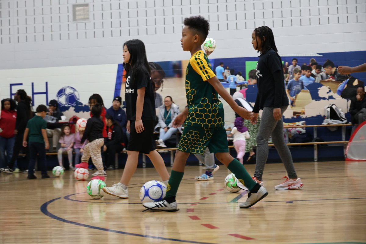 Sannehfdn's tweet image. Huge thank you to @MNUFC for the incredible work we do together to bring access, and engagement to youth athletics.

And a big congratulations to the team on advancing to the semifinals! Best of luck in today’s match against San Diego - we’re cheering you on! ⚽💙

#GoLoons