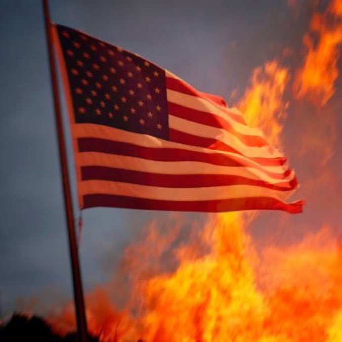 NewsLiberdade's tweet image. 🚨URGENTE - EUA declaram oficialmente o ditador Nicolás Maduro e os membros de alto escalão do regime na Venezuela como integrantes de uma organização TERORISTA estrangeira